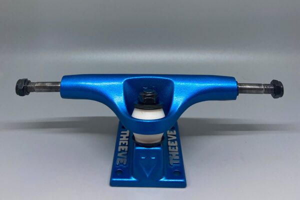 Theeve CSX Classic Blue Trucks - Image 2